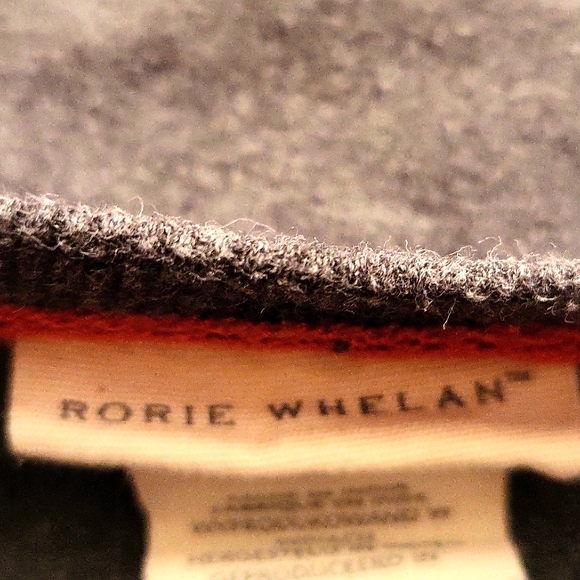 Rorie Whelan grey fox sweatshirt - Picture 2 of 4